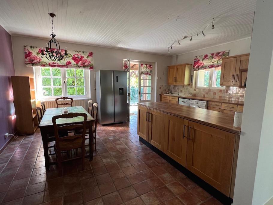 La Maison Pourpre Villa Vélines Exteriör bild
